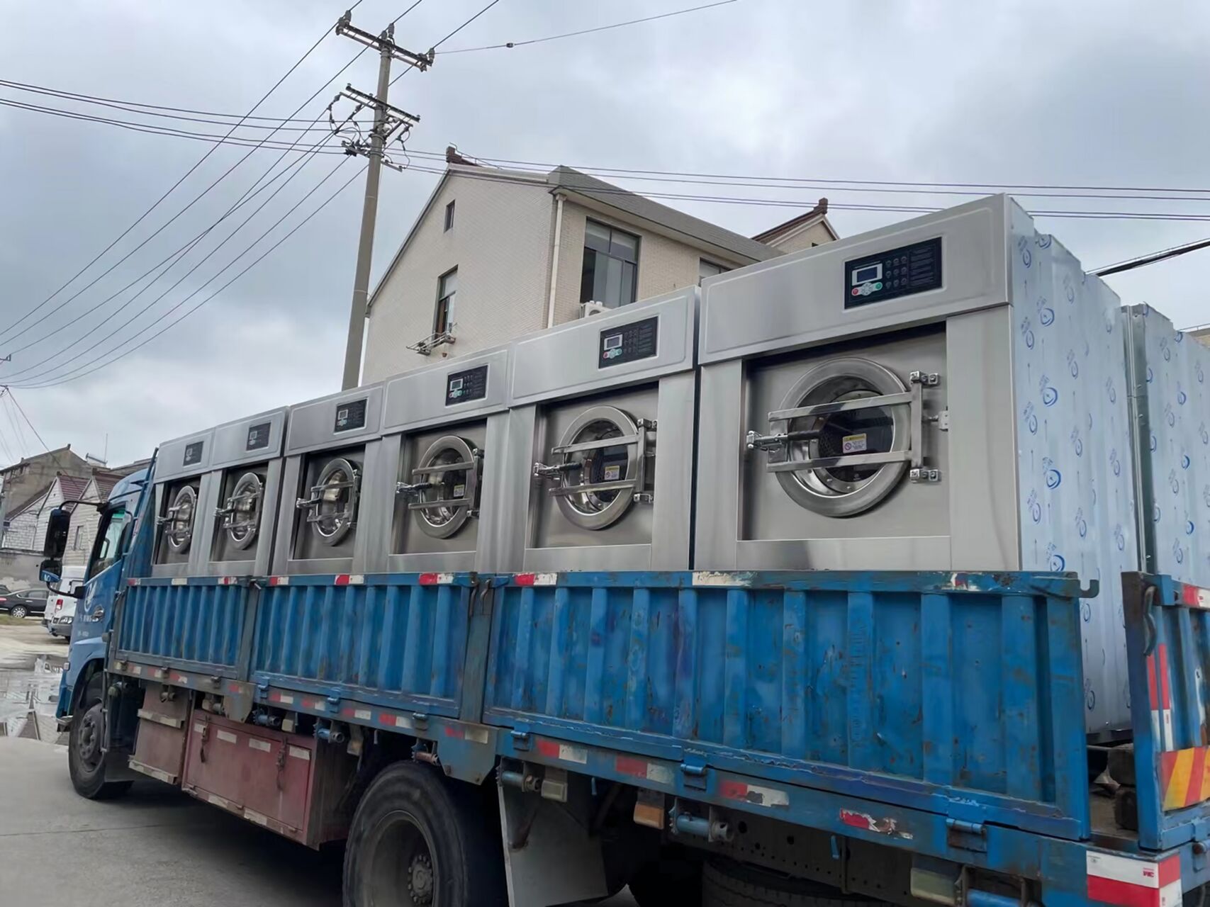 降低洗涤本钱，，，，，，，从一台靠谱的工业洗衣机最先